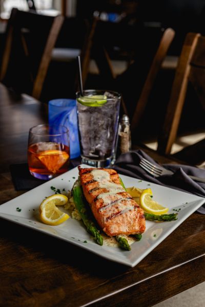 vera-roma-grille-salmon-9E3F3FCB7-27D6-1AE1-C401-1ECF30116E9E.jpg